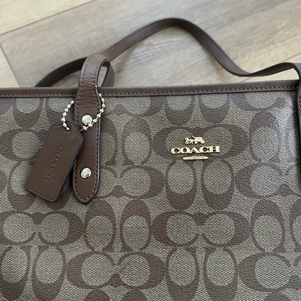 Coach tote good used condition - Picture 14 of 16